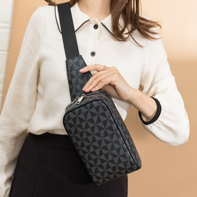 Luxury Fashion Chest Bags for  - مراجعة Women Bags Dkny وسعره