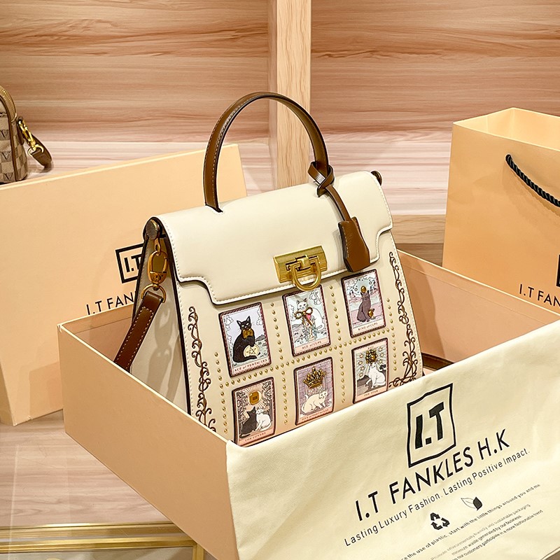 Women's handbag brand handbag  - مراجعة Women Bags Trend 2025 وسعره