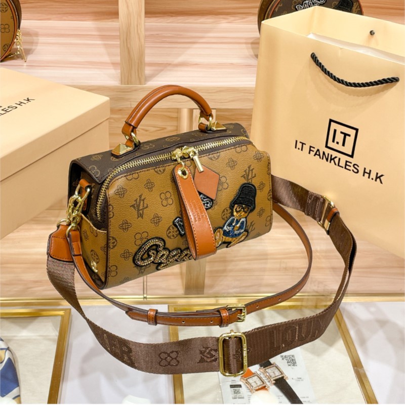 Light luxury brand women's han - مراجعة Women Bags Trend 2025 وسعره