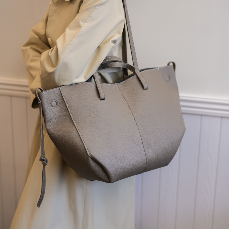 Large Capacity Leather Zipper  - مراجعة Women Bags Trend 2025 وسعره
