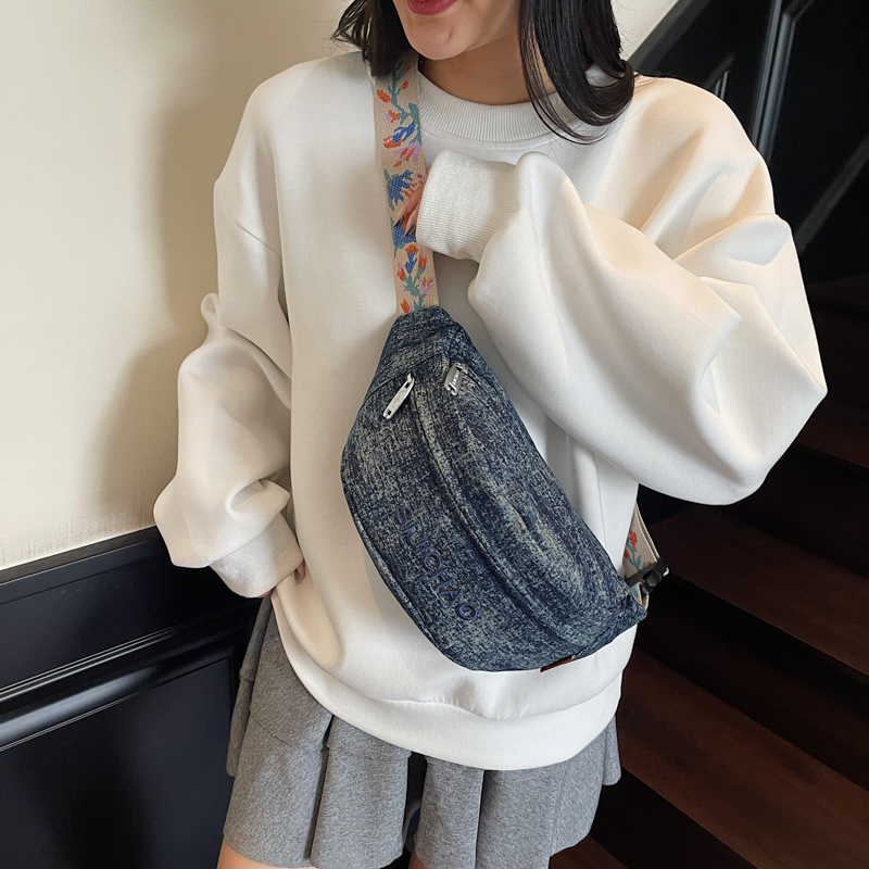 Denim Blue Chest Bags For Wome - مراجعة Women Bags Trend 2025 وسعره